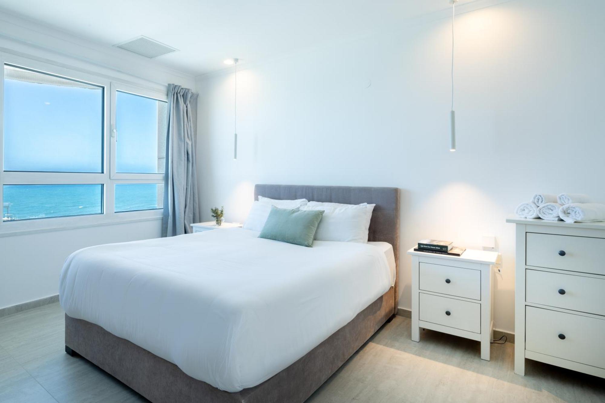 Superb Beachfront Apartments With Shelter By Sea N' Rent Tel Aviv-Jaffa Exterior foto