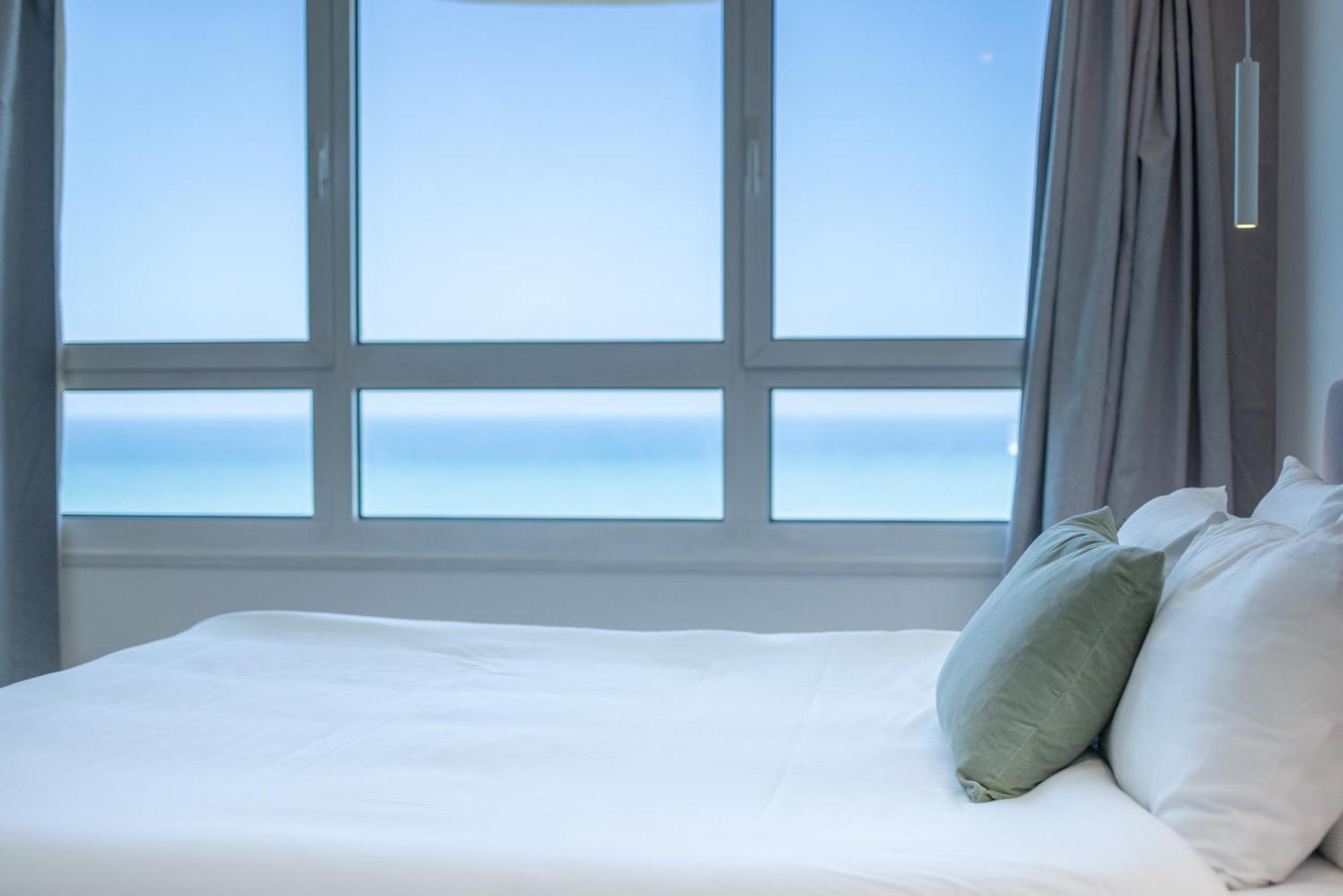 Superb Beachfront Apartments With Shelter By Sea N' Rent Tel Aviv-Jaffa Exterior foto